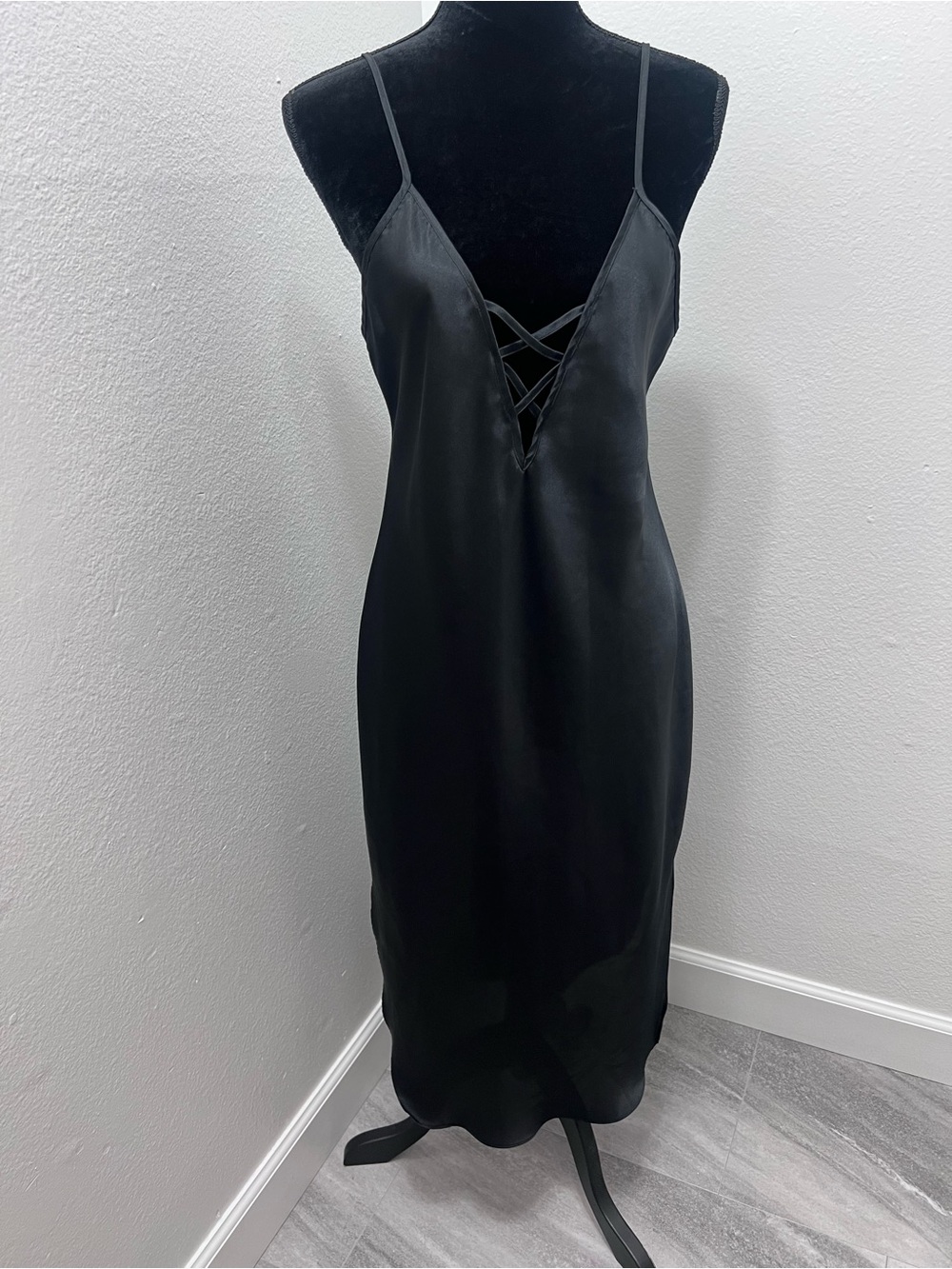 BODY DRAMA LINGERIE - Women's VINTAGE Satin Spaghetti Strap Nightgown - Medium